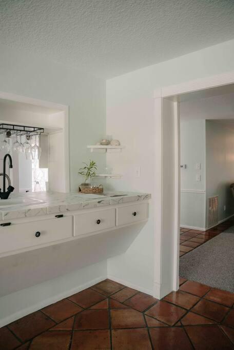 Entire Home, Heated Pool, Just 10 Min To Beach! Vero Beach Bagian luar foto