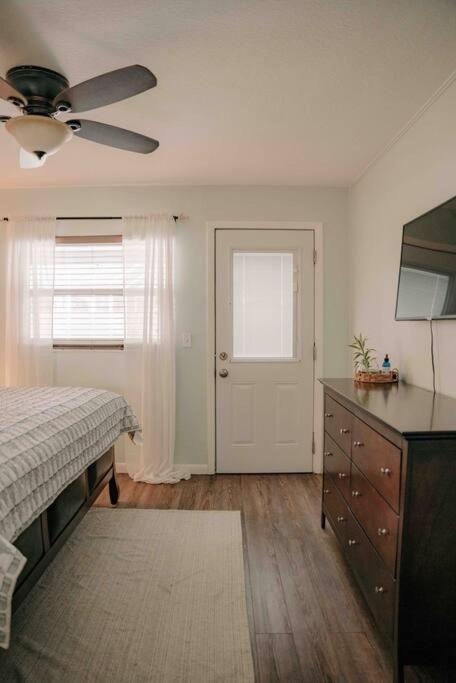 Entire Home, Heated Pool, Just 10 Min To Beach! Vero Beach Bagian luar foto