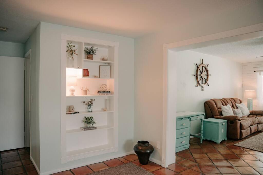 Entire Home, Heated Pool, Just 10 Min To Beach! Vero Beach Bagian luar foto